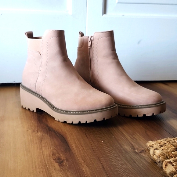 Blush boots for girls size 2 - Picture 1 of 6